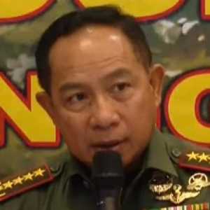 Alasan Panglima TNI Jatuhkan Beras Bantuan dari Helikopter