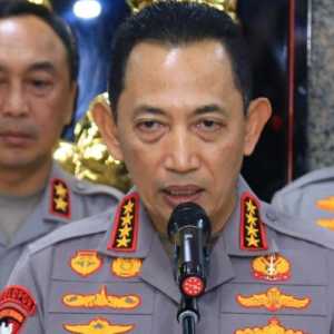 Kapolri dan Menhut Bentuk Satgas Gabungan Selidiki Temuan Kayu di Bencana Sumatera