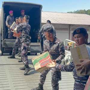 Distribusi Bantuan di Teluk Bayur