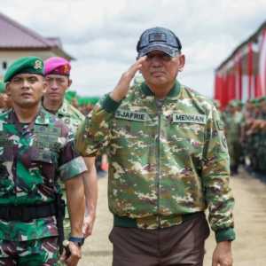 Soroti Soal Ketahanan Pangan, Menhan Sjafrie Tinjau Yonif TP 846 di Sumsel