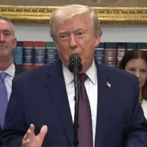 Trump Buka Kemungkinan Perang dengan Venezuela