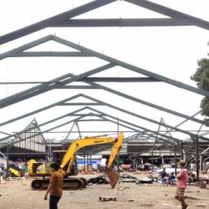 Pedagang Kramat Jati Terdampak Kebakaran Dipindahkan ke Lokasi Sementara