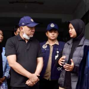 Menko Pangan Zulhas Beri Semangat Petugas SPPG di Lokasi Bencana