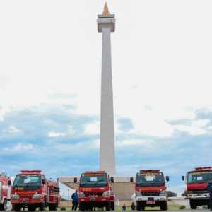 Pemprov DKI Hibahkan 14 Mobil Pemadam ke Bekasi hingga Karo