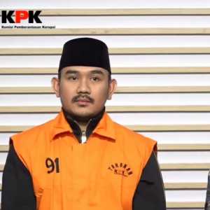 Usai Ditahan KPK, Bupati Bekasi Ade Kuswara Minta Maaf ke Warga