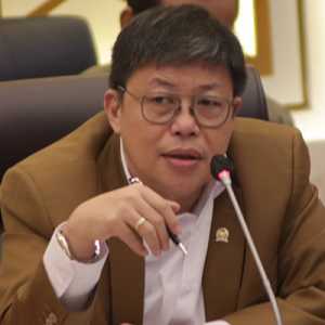 DPR: Penanganan Sampah Akibat Bencana Harus Patuh Aturan UU