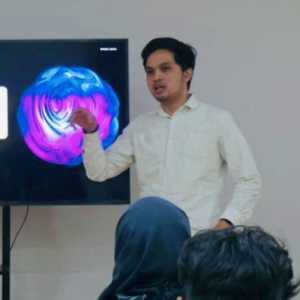 Ketika Diplomasi Lebih Sibuk Bekerja daripada Berkisah