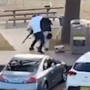 Detik-Detik Warga Sipil Hentikan Teror Berdarah di Pantai Bondi