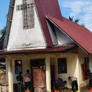 Polri Kebut Perbaikan Gereja Sumut Jelang Natal