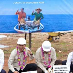 Menkop Groundbreaking SPBU Nelayan dan Gerai Kopdes