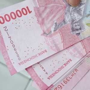 Upah Naik Tipis, Hidup Ditekan Habis