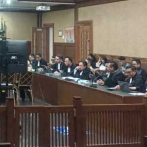 Saksi Patra Niaga Pasang Badan untuk Terdakwa