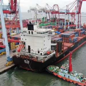 Arus Barang Meningkat di Penghujung Tahun, Kapal Tambahan Masuk Tanjung Priok