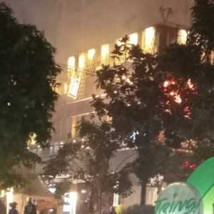 Billboard Reklame di Sarinah Terbakar