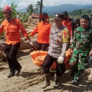 Jelang Tahun Baru, 457 Ribu Warga Sumatera Masih Ngungsi