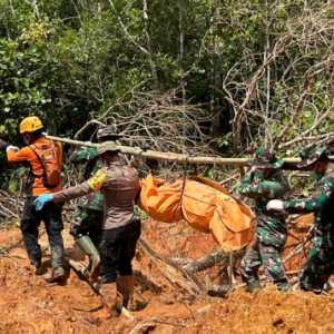 Jenazah Longsor Tapteng