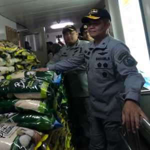 KN Pulau Dana-323 Bawa 92,2 Ton Bantuan ke Sumatera