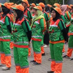 Ribuan Petugas Diturunkan Jaga Kebersihan saat Malam Tahun Baru