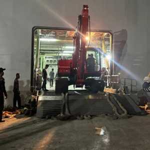 Alat Berat Tiba di Aceh