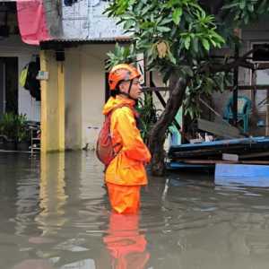 Jakarta Banjir Tapi Nggak Ada yang Ribut