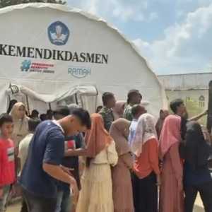 Siswa SDN 19 Tanah Jambo Aye Terima Bantuan Alat Tulis