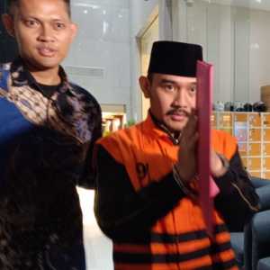 Ade Kuswara Bungkam soal Setoran ke Mantan Kajari Kabupaten Bekasi