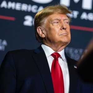 Trump Ancam Kenakan Tarif ke Negara yang Tak Sejalan soal Greenland