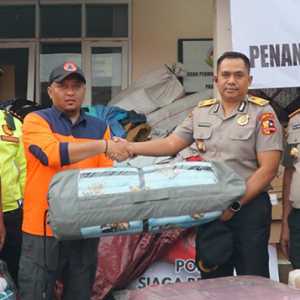 Sespimti Polri Dikreg ke-35 Salurkan Bantuan Kemanusiaan Korban Longsor Cisarua