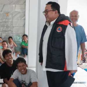 Ribuan Warga Mengungsi Gegara Banjir di Jakarta