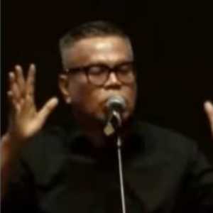 Kritik Politik Pandji dan Abdel, Siapa Lebih Menarik?