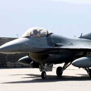 Rusia Klaim Tembak Jatuh Jet F-16 Buatan AS Pakai Rudal S-300