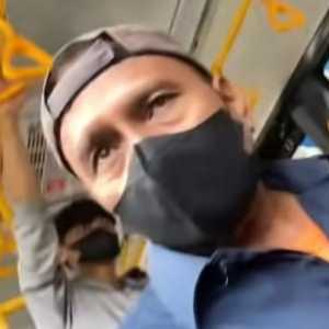 Penumpang Perempuan Ngaku Jadi Korban Pelecehan Seksual di TransJakarta