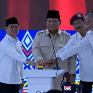 Prabowo Terharu dan Bangga Resmikan 166 Sekolah Rakyat di Banjarbaru