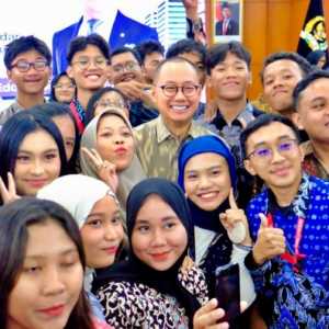 Eddy Soeparno Serap Aspirasi Gen Z Lewat Townhall Meeting