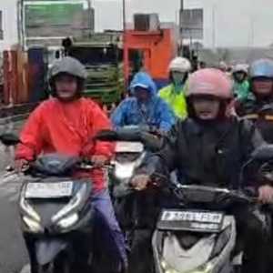Polisi Diskresi Motor Masuk Tol Bekasi Gegara Banjir