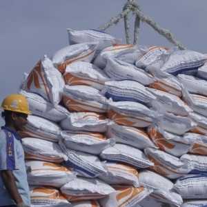 Janji Pemerintah Tahun 2026 Setop Impor Beras dan Gula