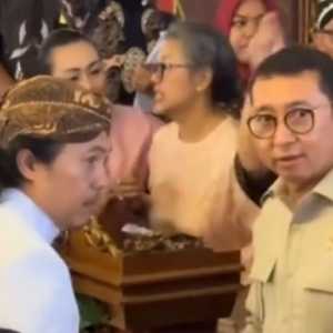 Keraton Solo Ricuh di Depan Utusan Negara