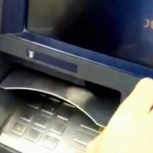 OJK: Tren Cashless Picu Penurunan Jumlah ATM di Seluruh Indonesia