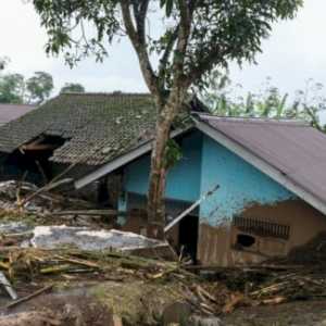 Dua Warga Hilang saat Longsor di Pemalang