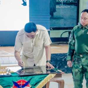 Panglima TNI dan Menhan Anugerahkan KPLB kepada 155 Prajurit di Timika