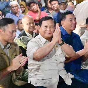 Prabowo Curhat Nasib Menteri Serba Salah Datang ke Lokasi Bencana