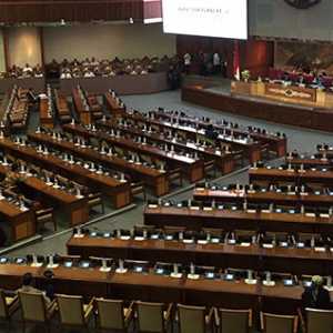 DPR: Gaji Guru Honorer Rendah adalah Pelanggaran HAM