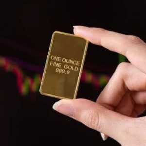 Daftar Harga Emas Antam Hari Ini: Turun Usai Cetak Rekor Tertinggi