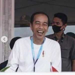 Jokowi vs Anies: Operasi Pengalihan Isu, Politik Penghancuran Karakter, dan Kebuntuan Narasi Ijazah