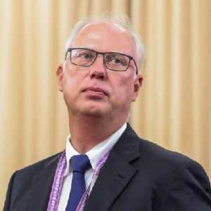 Utusan Putin Ejek Eropa Soal Tarif Trump: Jangan Provokasi Ayah!