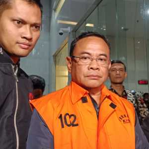 Bupati Sudewo dan Tiga Kades Kajen Resmi Ditahan, Digiring ke Rutan Pakai Rompi Oranye