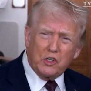 Dukung Demonstran, Trump Pertimbangkan Kirim Militer ke Iran