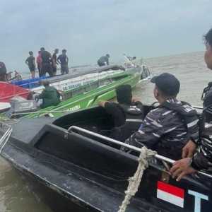 TNI AL Gercep Selamatkan Awak Speedboat Tenggelam di Perairan Karimun