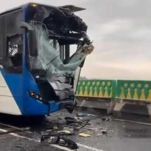 Pengawasan Digital Mendesak Diperkuat Buntut Bus Transjakarta ‘Adu Banteng’