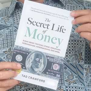 Uang: Tuhan Berwujud Benda